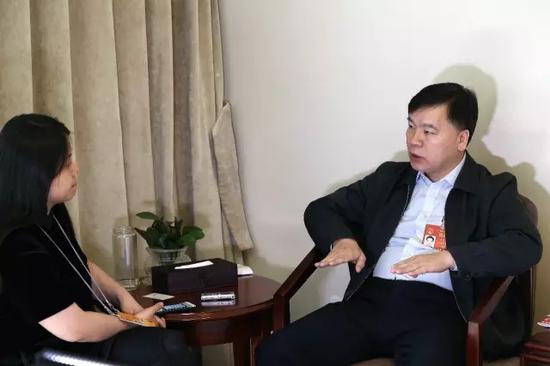 中国证券报记者陈莹莹独家专访全国人大代表、银监会信托部主任邓智毅。