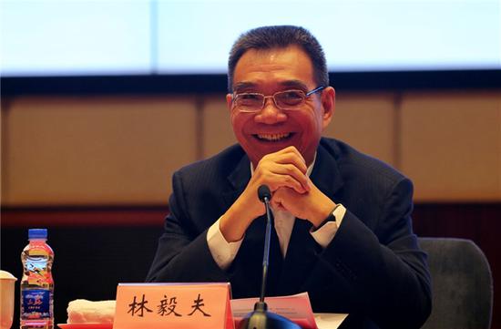 林毅夫：发达国家经济增长率低而失业率很高，进行结构性改革就很困难。