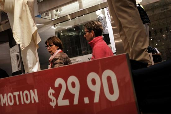 联储青睐的通胀指标─个人消费支出价格指数近几个月来一直上行,但四年多来一直低于目标水平。