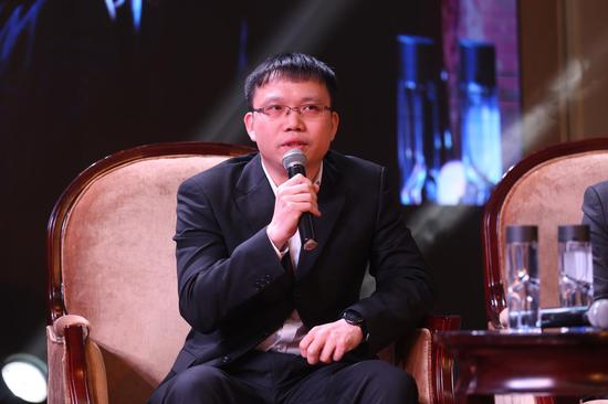 上海博道投资管理有限公司合伙人、量化高级投资经理何晓彬