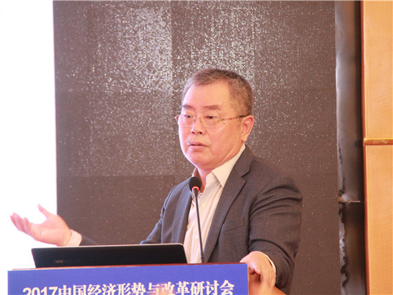 李扬:政府有的是钱解决债务问题 关键是如何处