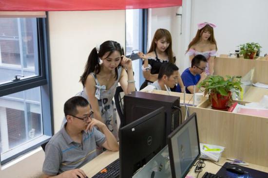 金饭碗失去光泽 IT超越金融成中国薪酬最高行业