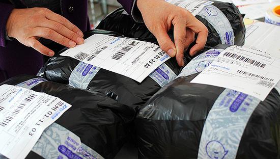 莆田快递乱象:倒卖面单普遍 仿冒鞋异地上线|莆