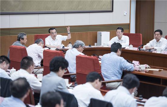 李克强召开经济专家企业家会议:实施相机调控