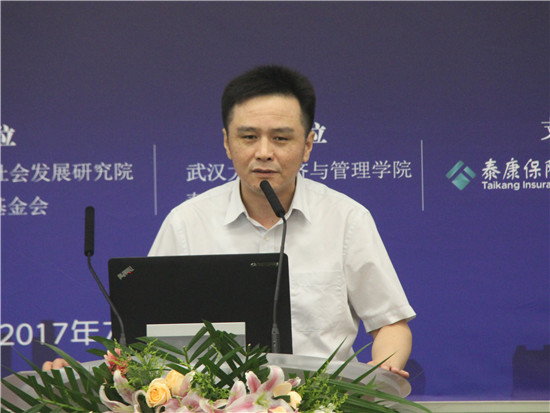 武汉大学经济与管理学院执行院长潘敏