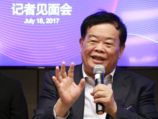 曹德旺谈中美贸易顺差:不向中国买也得向日韩