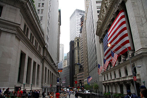 美监管机构放弃制定华尔街高管薪酬限制法规