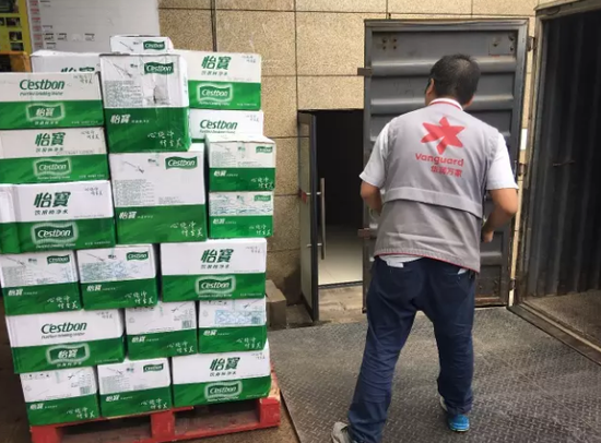 华润支援九寨沟地震:就近调拨配送物资送到政