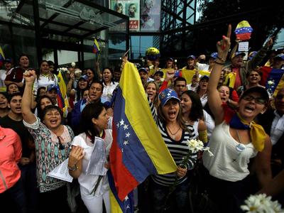 【外媒:美国限制对委内瑞拉公民发放签证】. 来