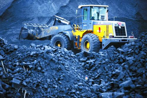 收评:商品期货弱势黑色系分化 焦炭涨2%铁矿石跌4%_新浪财经_新浪网