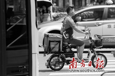 深圳积极落实交通新规 将限制外卖小哥接单量