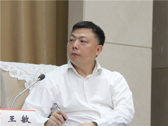 水晶光电老总_台州水晶光电车间图片(2)