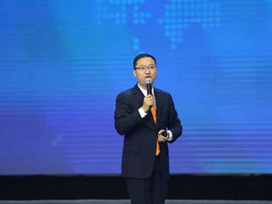 知名商业撰稿人、商界传媒集团总裁,商界杂志总编辑、知名商业撰稿人、资深媒体人周忠华