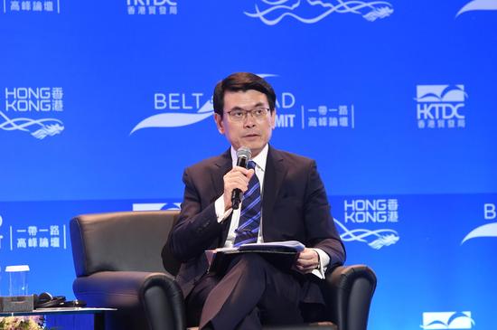 香港政府商务及经济发展局局长邱腾华