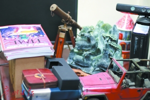 周琪办公室一角的模型