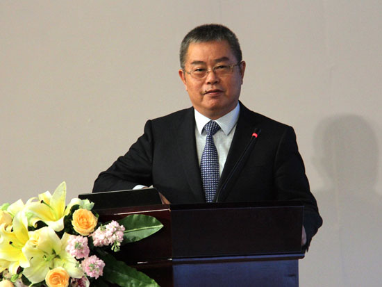 李扬谈去杠杆:货币政策将会趋紧