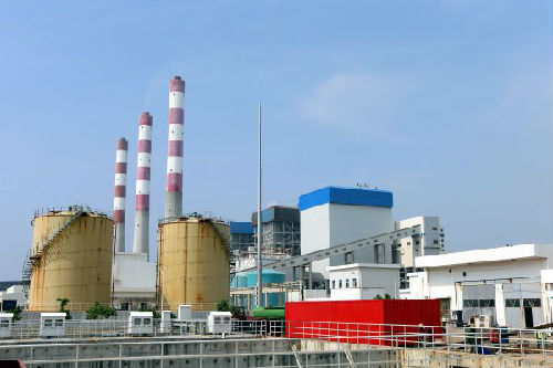 中国机械设备工程股份有限公司承建的斯里兰卡普特拉姆燃煤电站外景。（新华社）