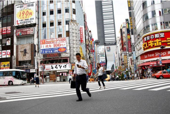 资料图片：2016年9月，日本东京一商业区。REUTERS/Kim Kyung-Hoon