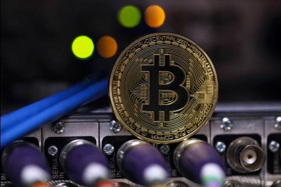 ֥�����ƻ��������ǰ�Ƴ����ر��ڻ���Լ�� ͼƬ��Դ��CHRIS RATCLIFFE/BLOOMBERG NEWS