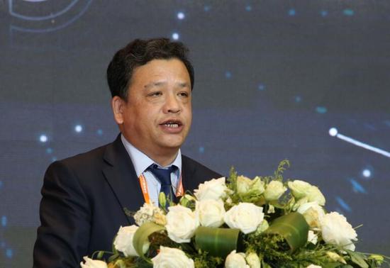内蒙古自治区赤峰市人民政府党组成员、副市长黄国文