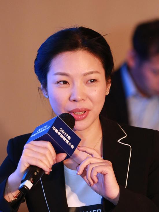 红梅董事长_红梅集团董事长李红梅(3)