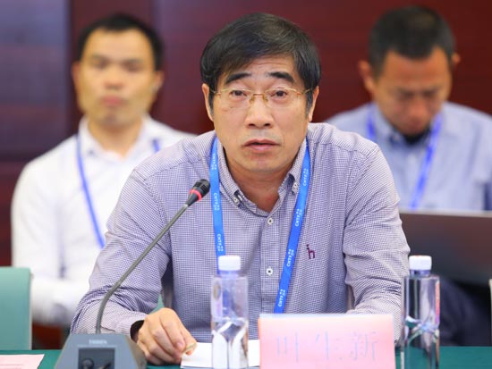 南宁高新区管委会调研员叶生新