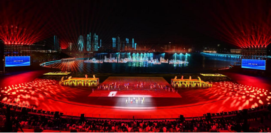 光峰科技Quasar全彩激光探照灯打造全运会闭幕式震撼光效