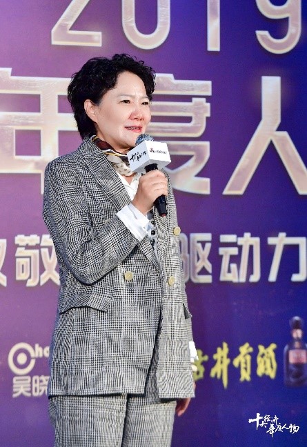 大型网站棋牌app送彩金-小众潮牌2|烧钱、撞衫、烂大街?大众潮牌的尬局怎么破?