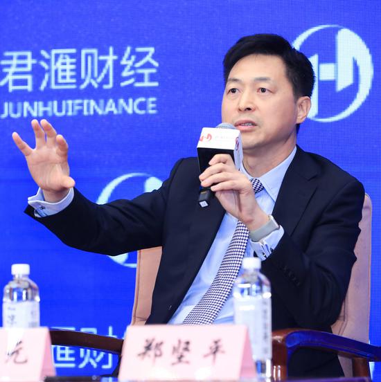 澳门奔驰在线 - 16个杯架+V6发动机,这款日系保姆车官降20万,还买加价埃尔法?