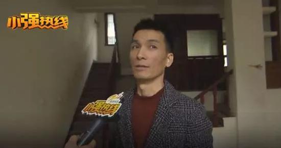 6百万别墅住不了 老人支帐篷堵门口：给50万才走