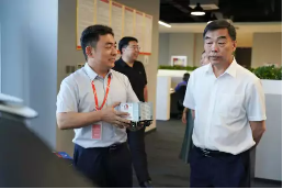 中国机械冶金建材工会全国委员会分党组书记、主席陈杰平赴东方雨虹走访慰问