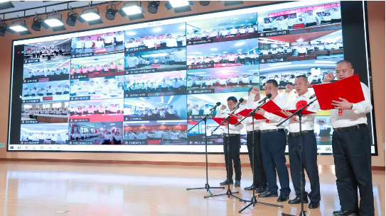 匠师匠心——职教“航母”远航的不竭动力  中国东方教育集团举办教师节颁奖大会