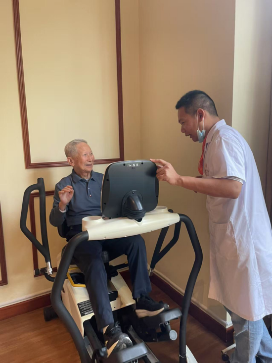 10万港人北上养老，“银发经济”开辟新蓝海