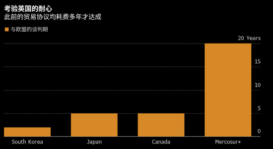 英皇国际为什么没封 - 一天两地举行揭牌仪式 七千多册图书捐赠两所中学