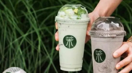 “酸奶刺客”茉酸奶再惹争议，专家直呼“易引发攀比之风，应该叫停”！