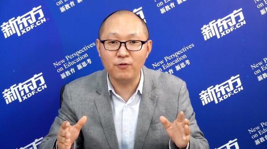 资深出版人、中国好编辑大奖得主、在线教育专家卢俊