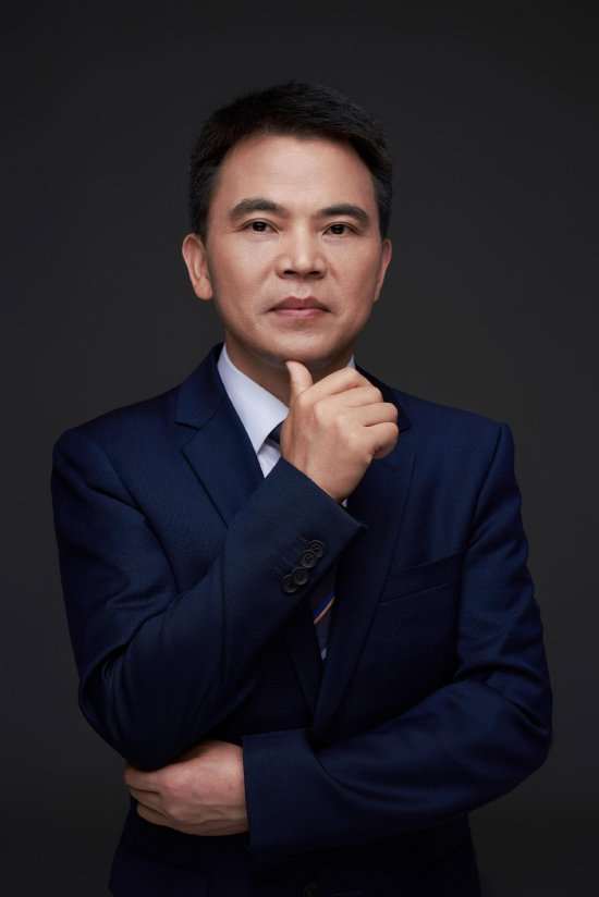 财信证券总裁助理左军姿