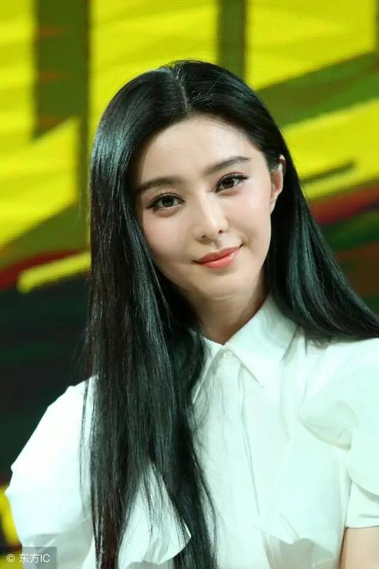 小崔手撕范冰冰称有1抽屉合同 监管部门别装聋