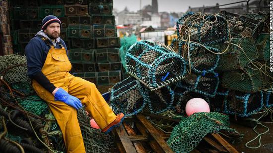 在利润率很低的捕鱼业中，花在交易流程上的每一小时对产品的新鲜度和业务生产率都至关重要。