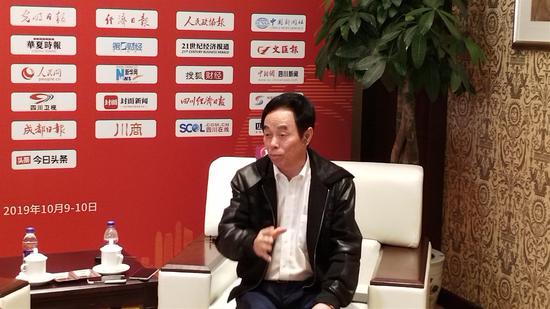 波司登董事长_董事长办公室图片(2)