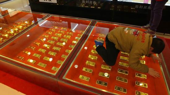 ub8网址备用登录_深圳一对家长自驾,走远了才想起把9岁娃忘在高速休息区