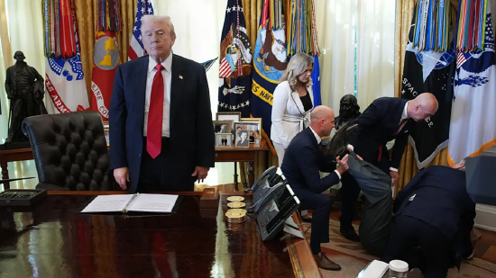 特朗普宣布与礼来、诺和诺德达成协议:大幅降低减重药物价格,并将部分药物纳入联邦医疗保险覆盖范围