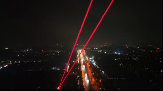 光峰科技推出QUASAR（星穹）全彩激光探照灯 攻克大型盛典灯光难题