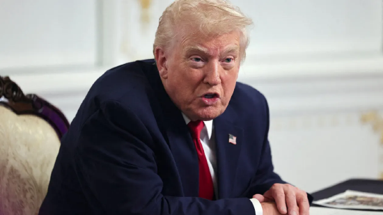 美国白宫抨击三家媒体对“非法命令”相关视频的报道