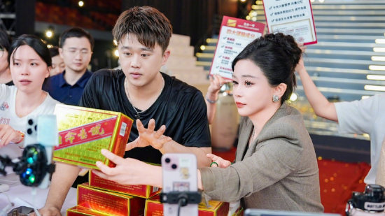 月薪过万一律降薪!辛巴退网百日,初瑞雪“铁腕”裁员,核心骨干流失 | BUG