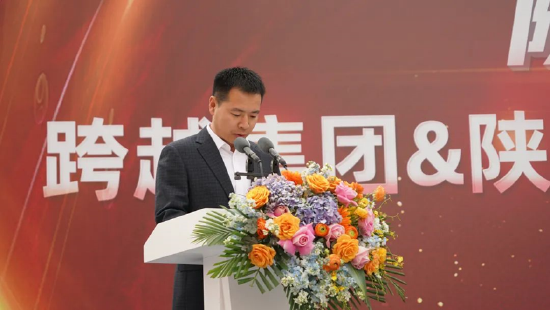 中集车辆太字节渣土车业务厢式载货车批量交付！激情助力跨越速运运力再升级！