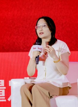 12天闪电履新!千亿ETF“一姐”胡洁挥别华宝基金,火速加盟天弘基金