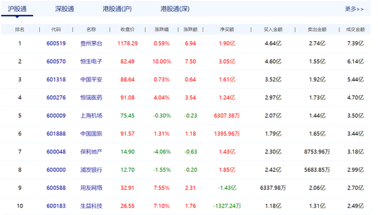 奇迹电游网站多少 小土狗遗弃在街头,傻乎乎的坐在地上,看着主人远去一动不动