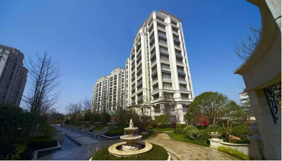 买到即赚千万? 上海网红豪宅重启摇号背后:豪宅市场为何量价坚挺?