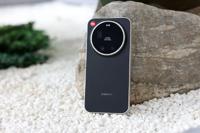 Xiaomi 17 Ultra 徕卡版黑银色上手：徕卡加持，旗舰影像新标杆
